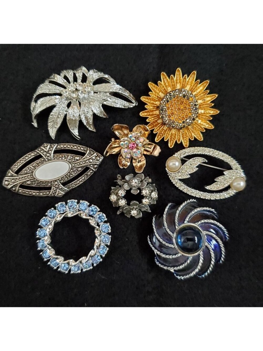 Vintage Brooch Lot Of 8 Gold Silver Tone Avon Gerrys Rhinestone Enamel READ